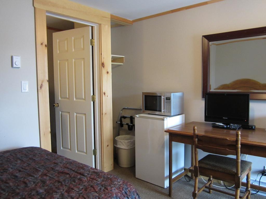 Scoodic Motel Saint Stephen Room photo